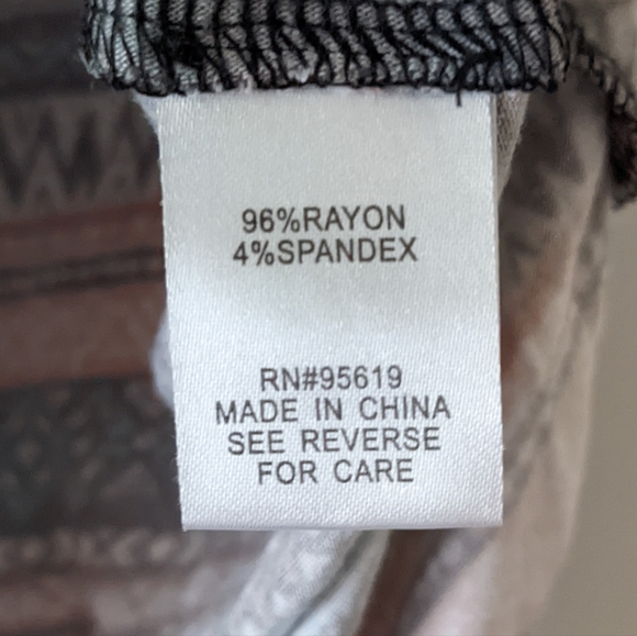 Studio by JPR top size medium - Picture 5 of 6